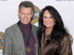 Randy Travis' Wife: Mary Davis' Unwavering Support